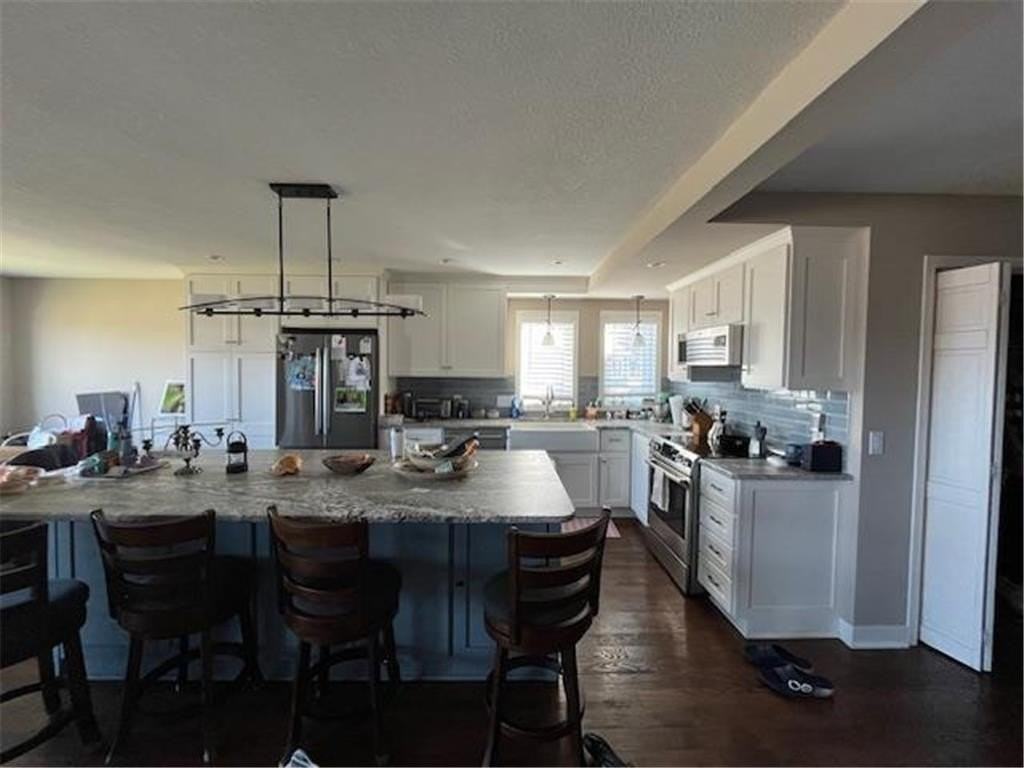 527 Mariner Dr - Photo 4 of 23