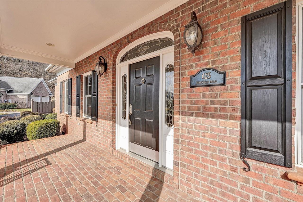 625 Highfield Rd - Photo 5 of 46