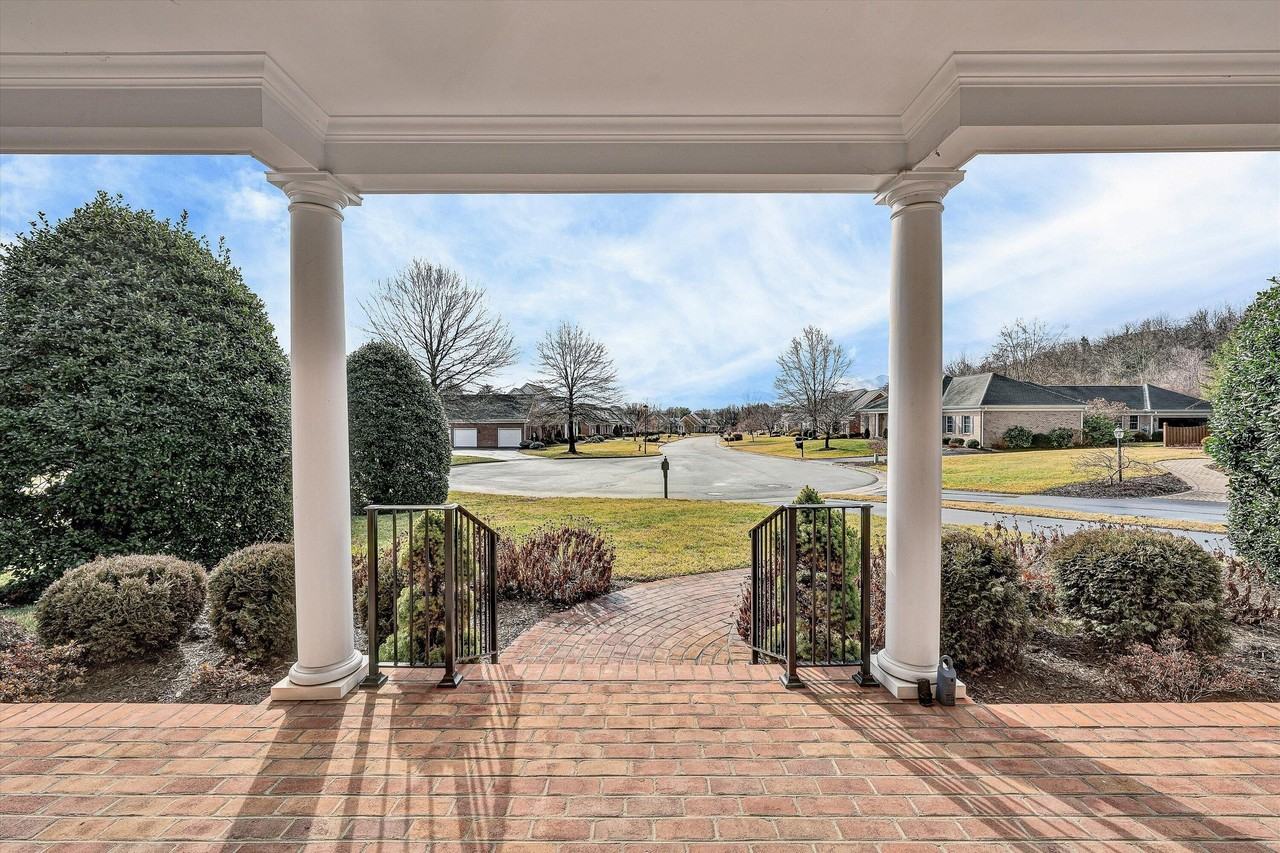 625 Highfield Rd - Photo 6 of 46