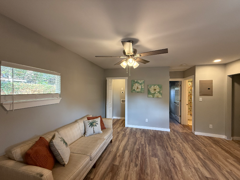 843 Rigsby Ave - Photo 6 of 17