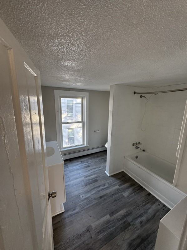 315 W Broadway #3UPSTAIRS - Photo 3 of 8