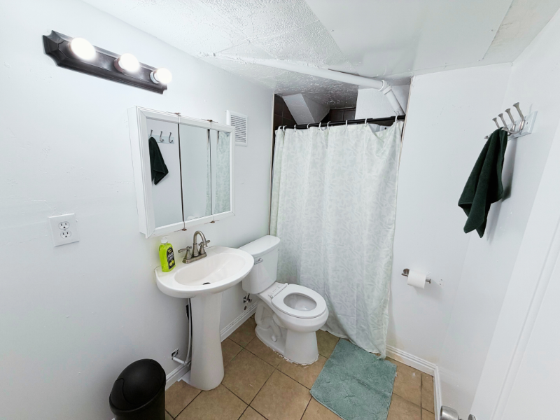 1711 S St - Photo 4 of 11