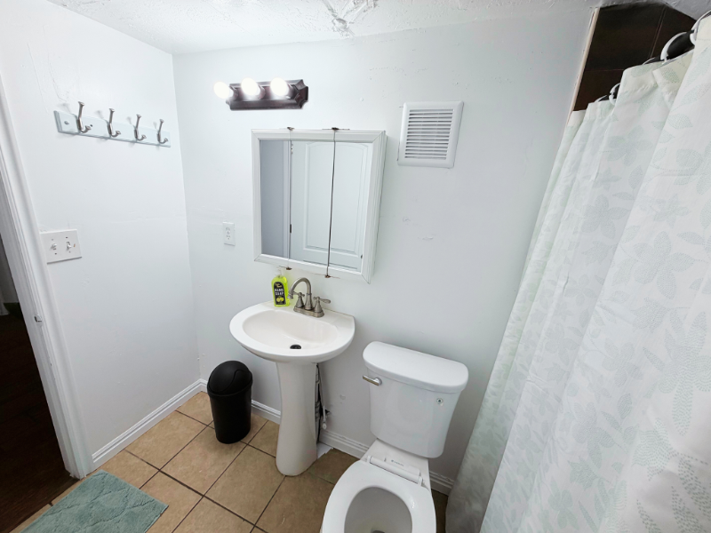 1711 S St - Photo 5 of 11