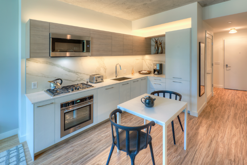 187 N Desplaines St - Photo 2 of 15
