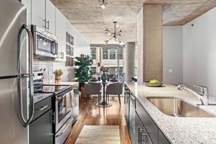 600 W Jackson Blvd - Photo 1 of 1