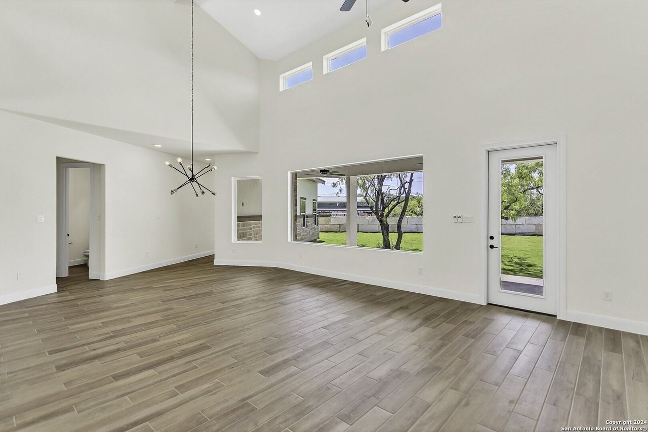 305 Fire Dance - Photo 7 of 43