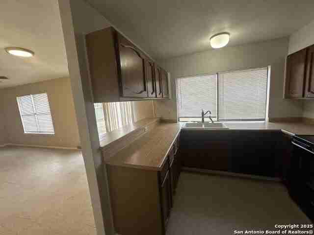 1325 Bitterlake - Photo 5 of 10