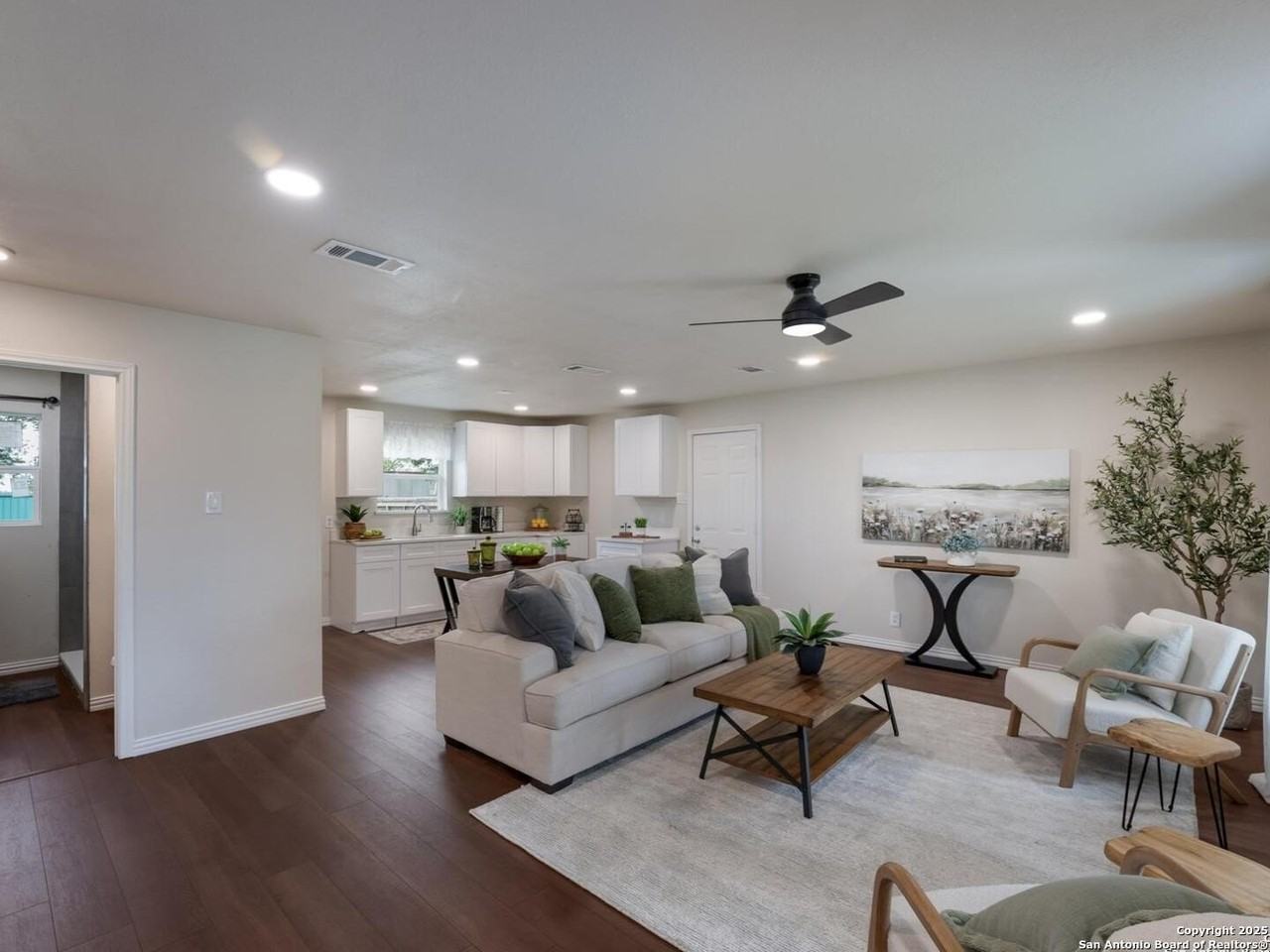 10246 Loop 106 - Photo 4 of 17