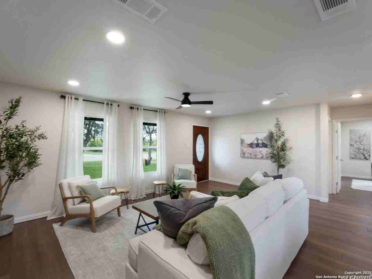 10246 Loop 106 - Photo 5 of 17