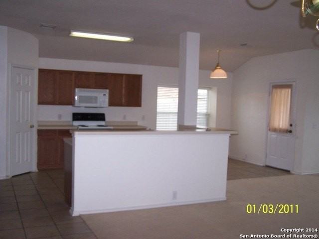 15803 Borwick Ln - Photo 5 of 24