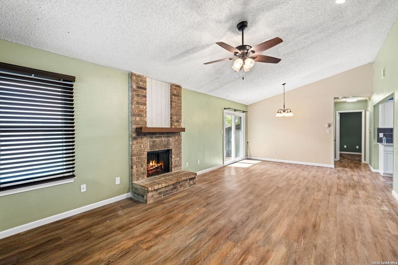 12079 Stoney Brg - Photo 3 of 15