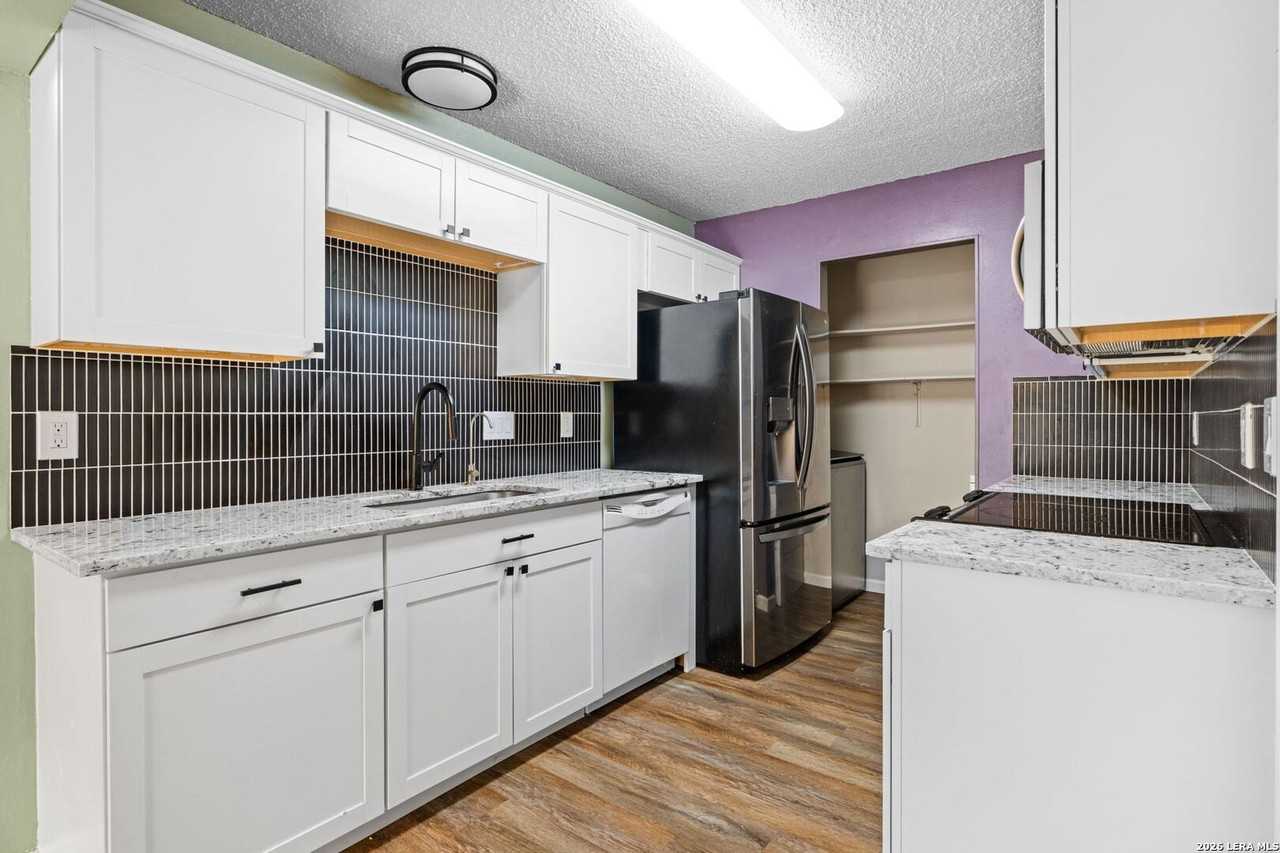 12079 Stoney Brg - Photo 6 of 15