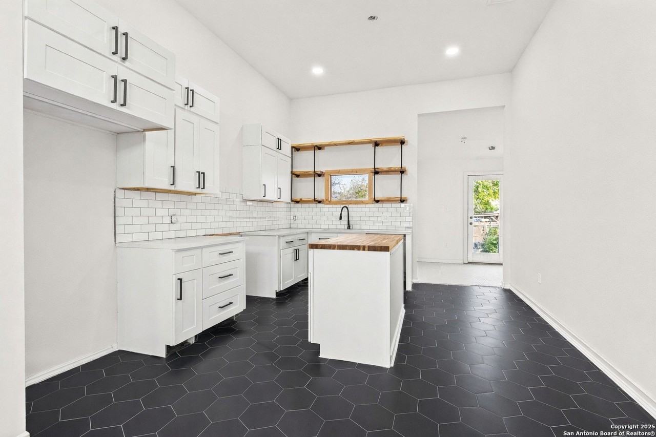 311 Belmont - Photo 4 of 13