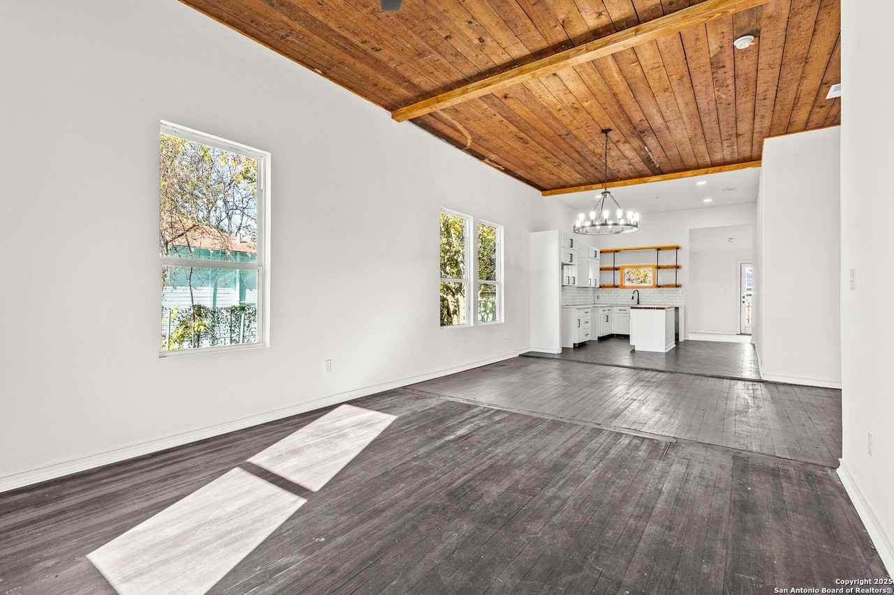 311 Belmont - Photo 6 of 13