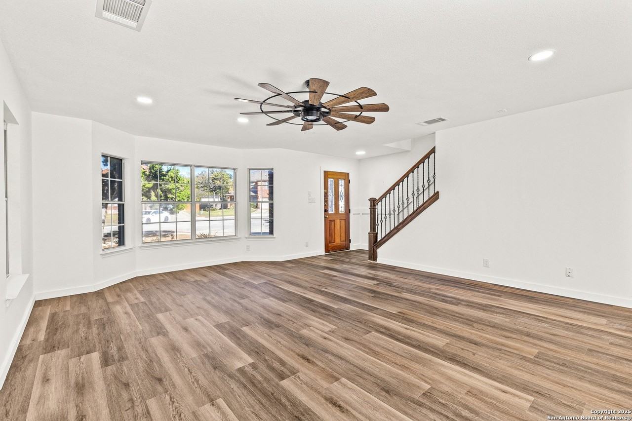 1687 Fir Cir - Photo 3 of 25