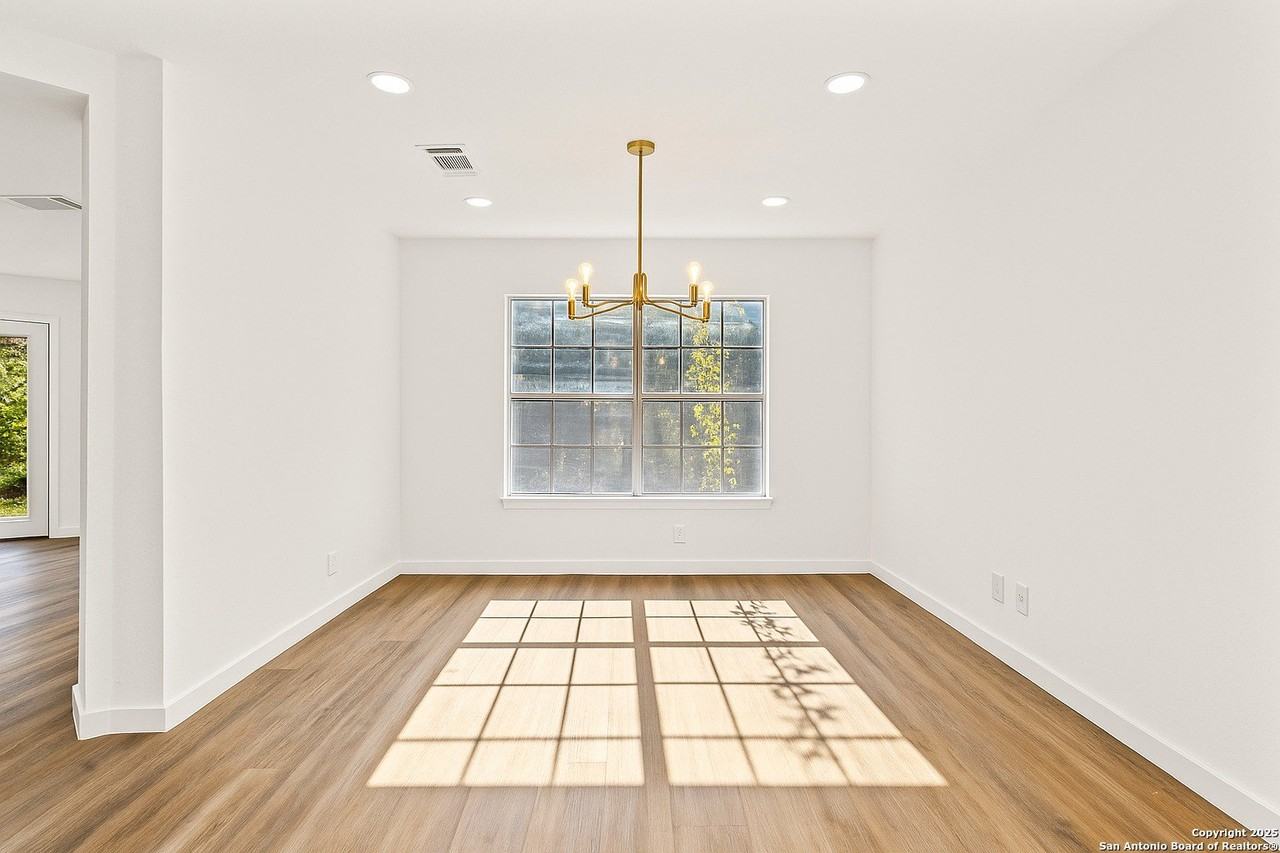 1687 Fir Cir - Photo 7 of 25