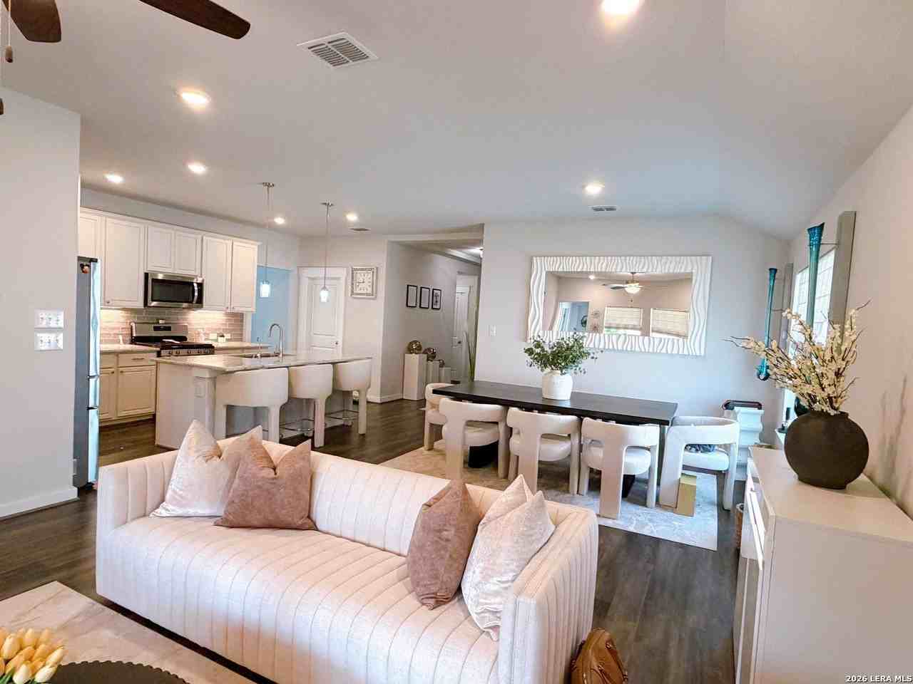 3834 Glenloch Way - Photo 3 of 11