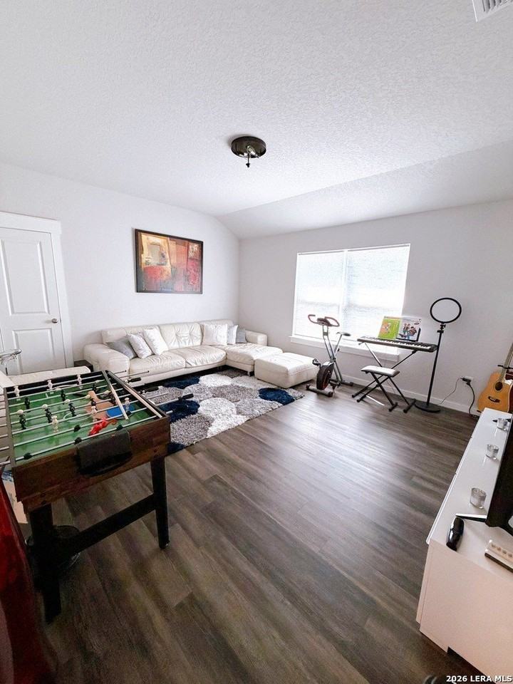 3834 Glenloch Way - Photo 5 of 11