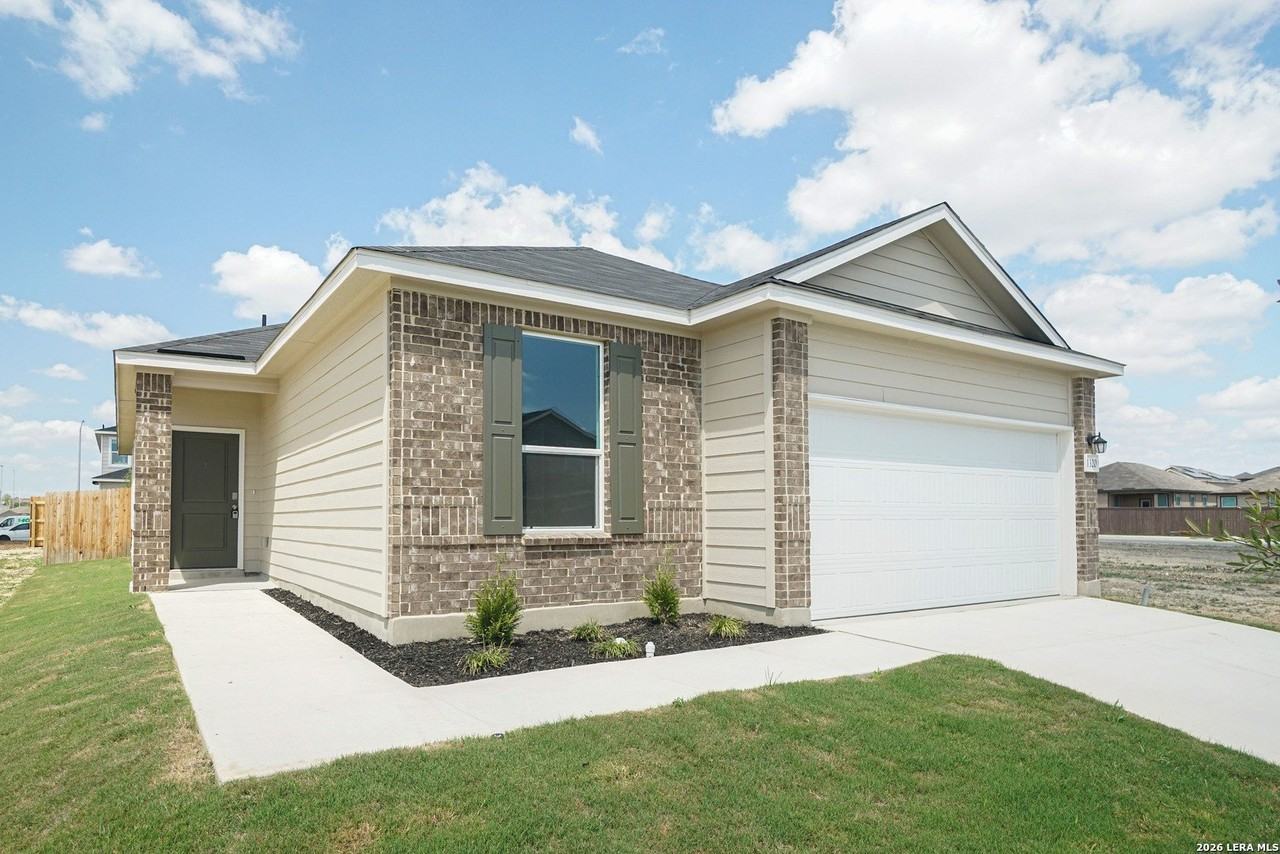 1320 Atticus Ave - Photo 4 of 25