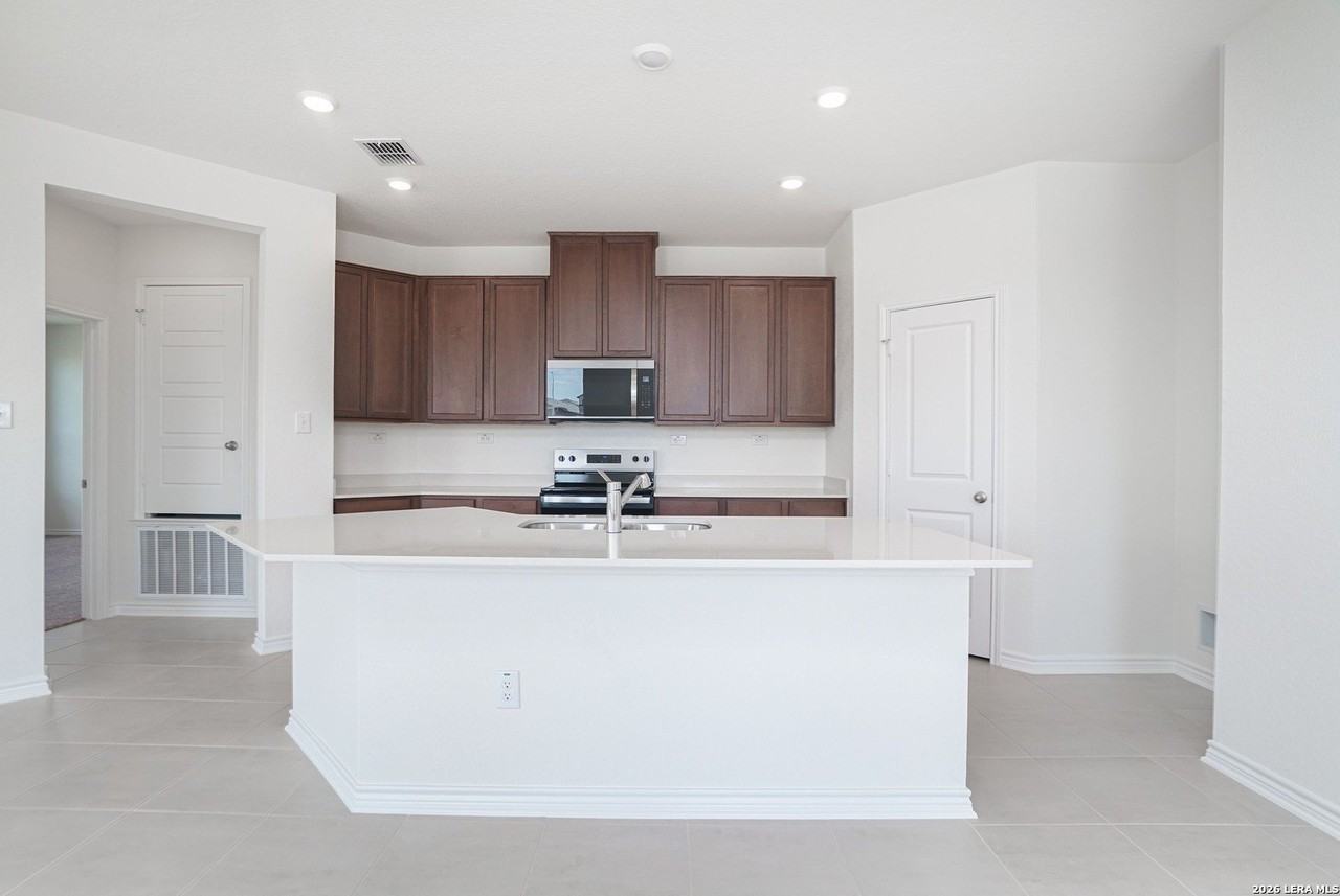 1320 Atticus Ave - Photo 6 of 25