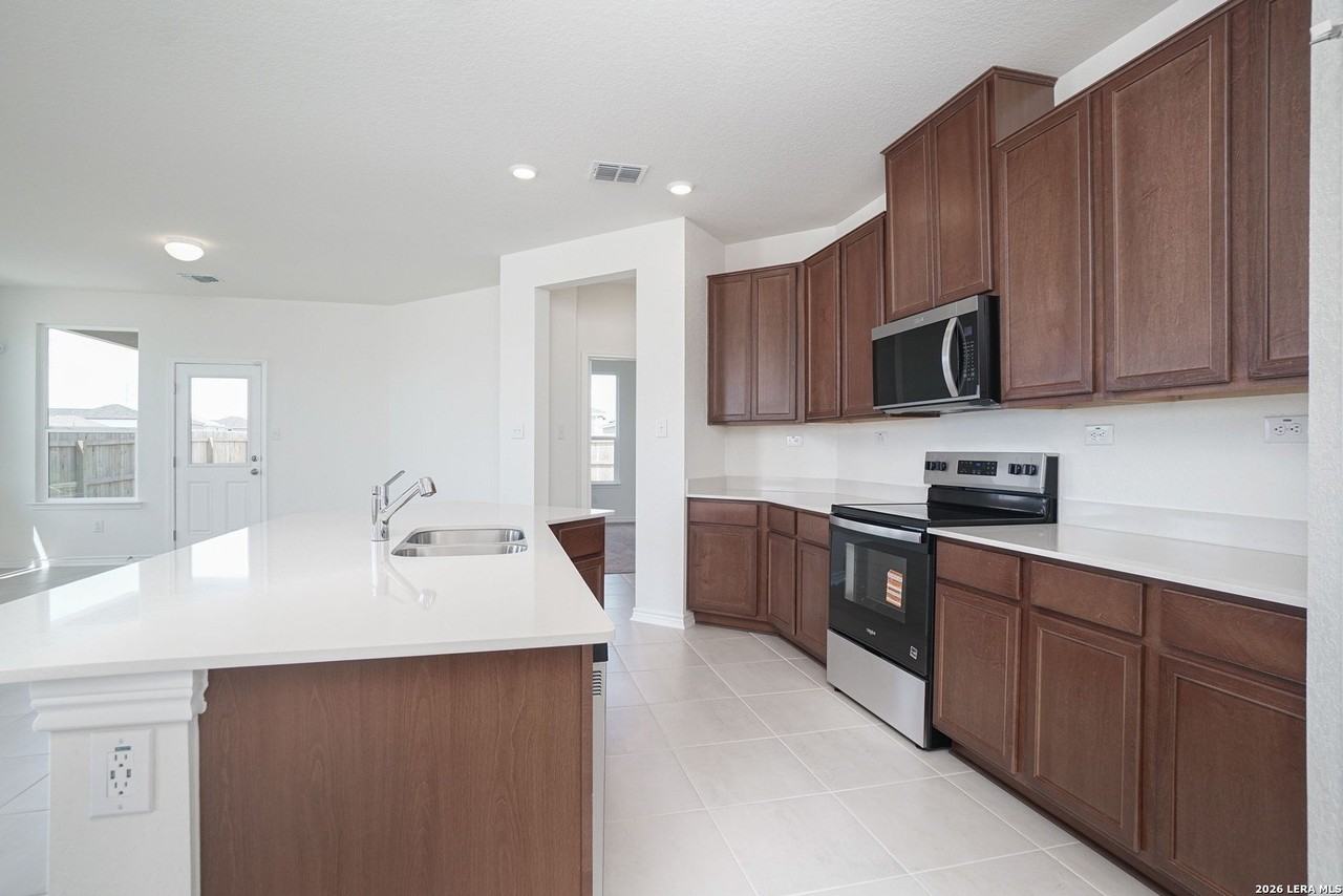 1320 Atticus Ave - Photo 7 of 25