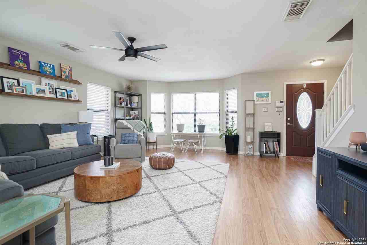 14215 Daylight Rdg - Photo 5 of 25