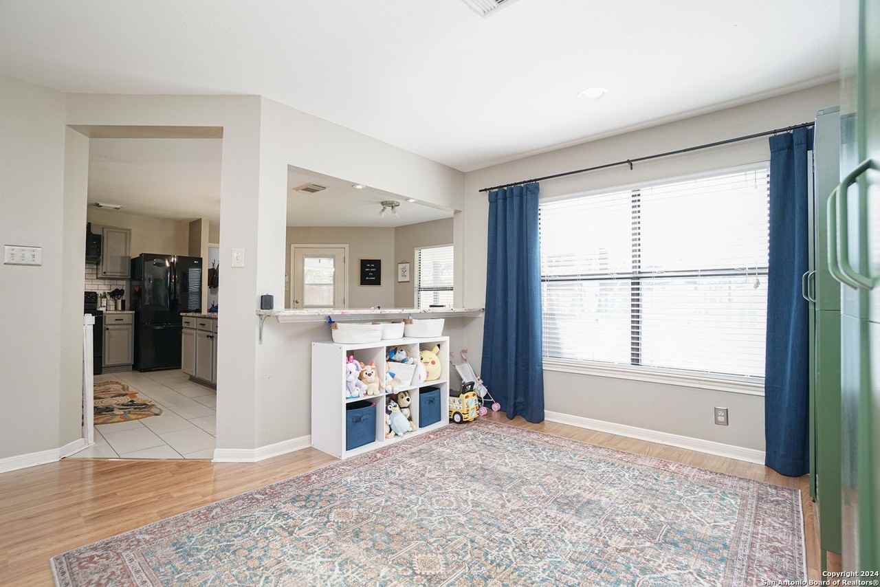 14215 Daylight Rdg - Photo 6 of 25