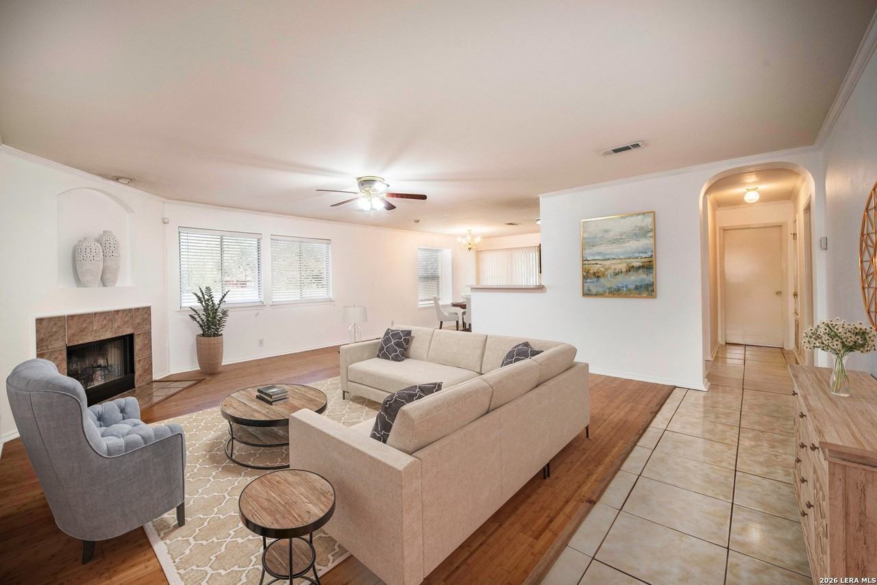 7127 Still Hollow Dr - Photo 2 of 33