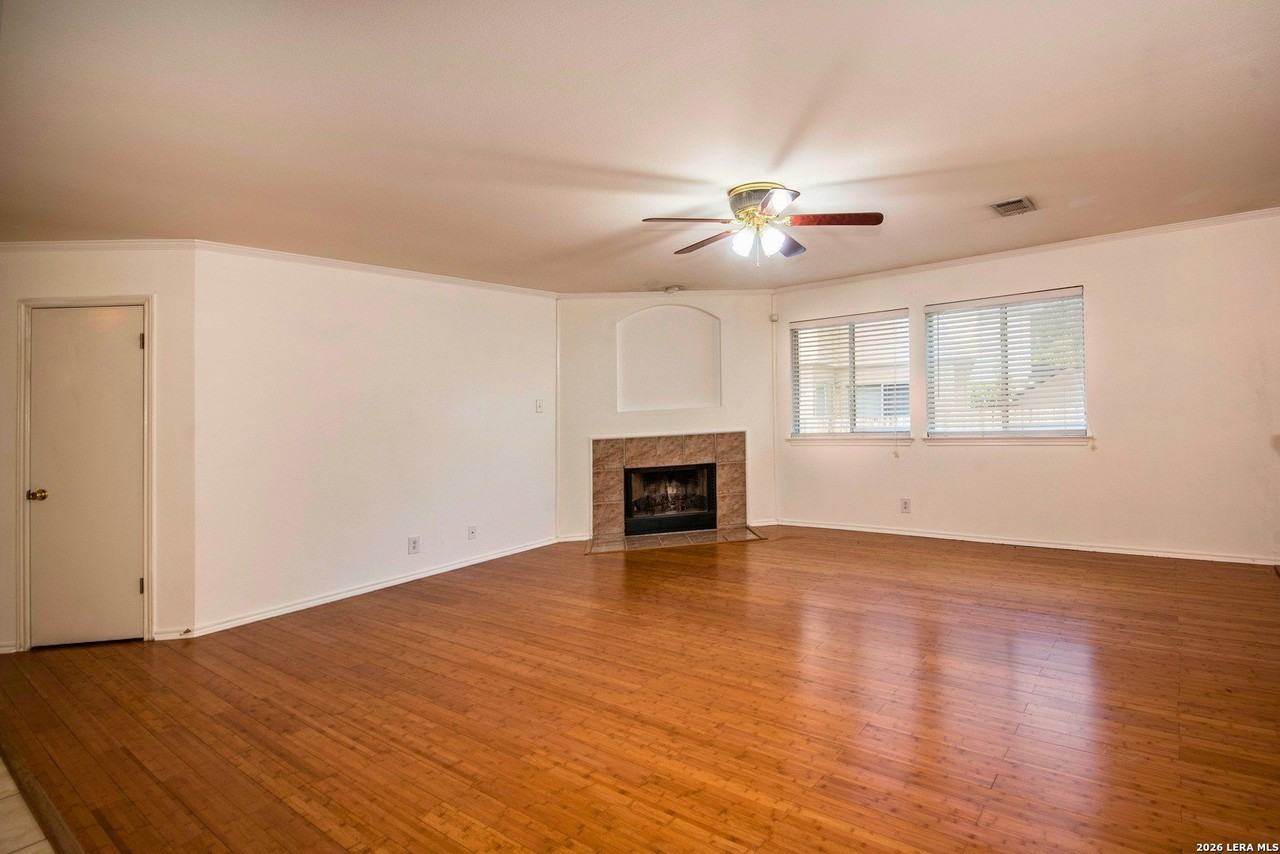 7127 Still Hollow Dr - Photo 3 of 33