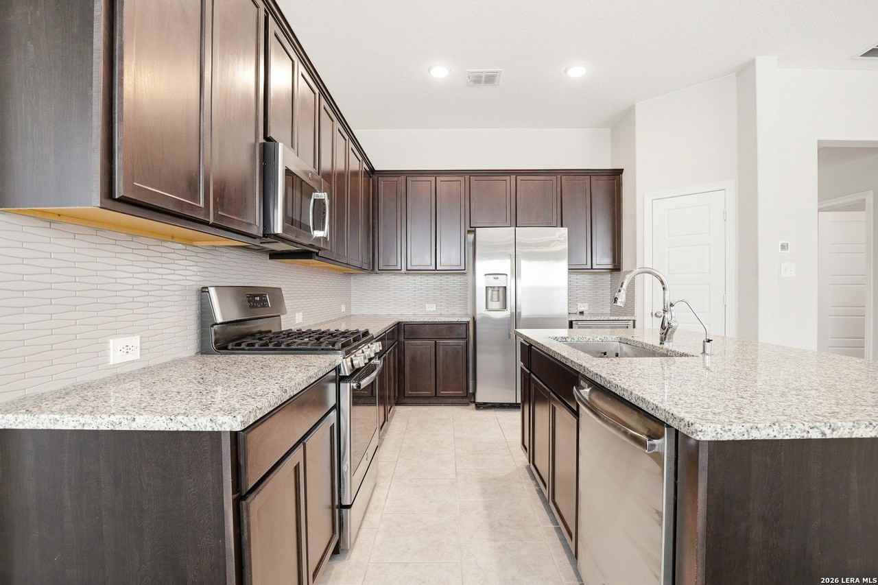 12139 Casparis - Photo 2 of 16