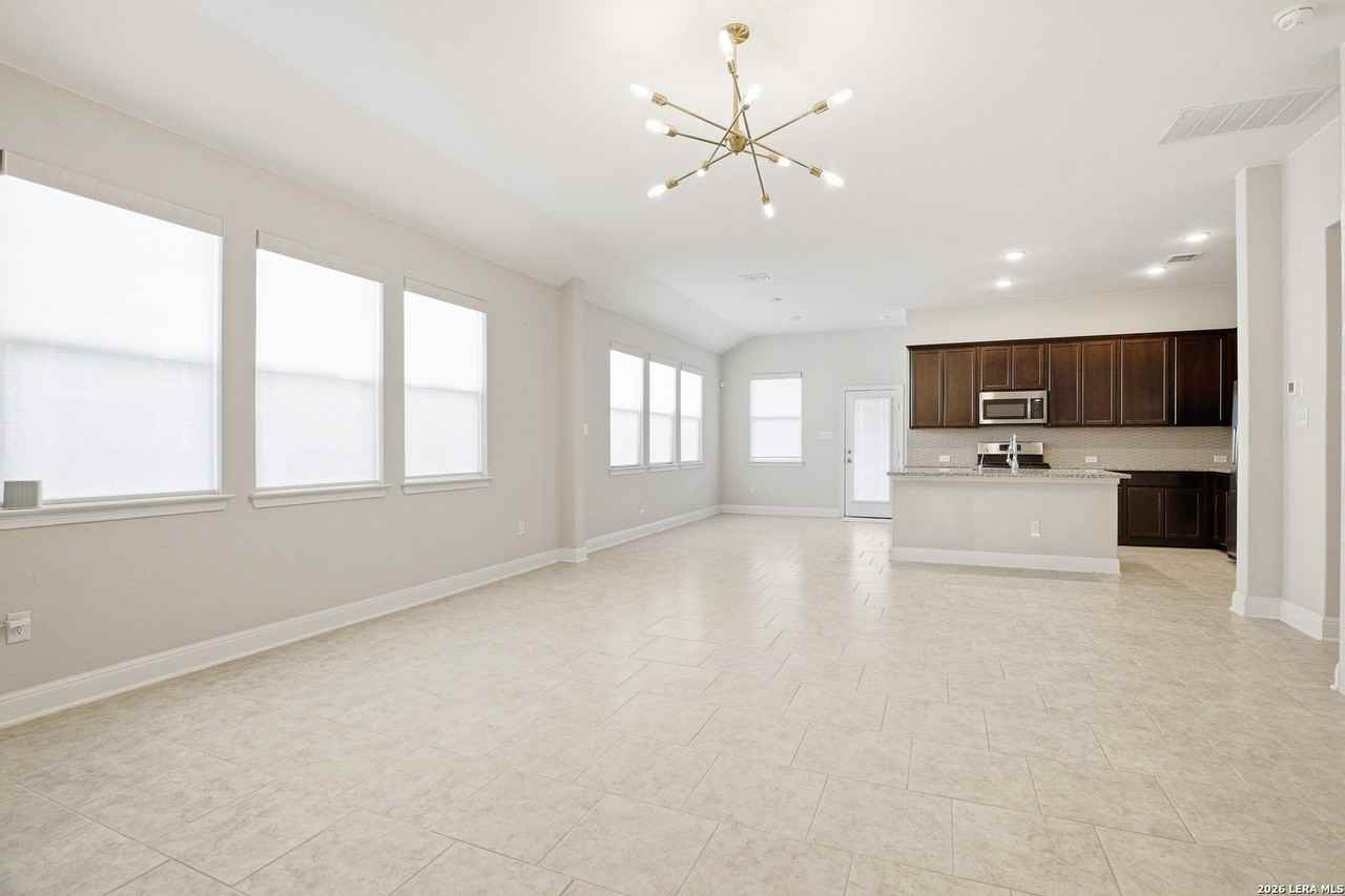 12139 Casparis - Photo 5 of 16