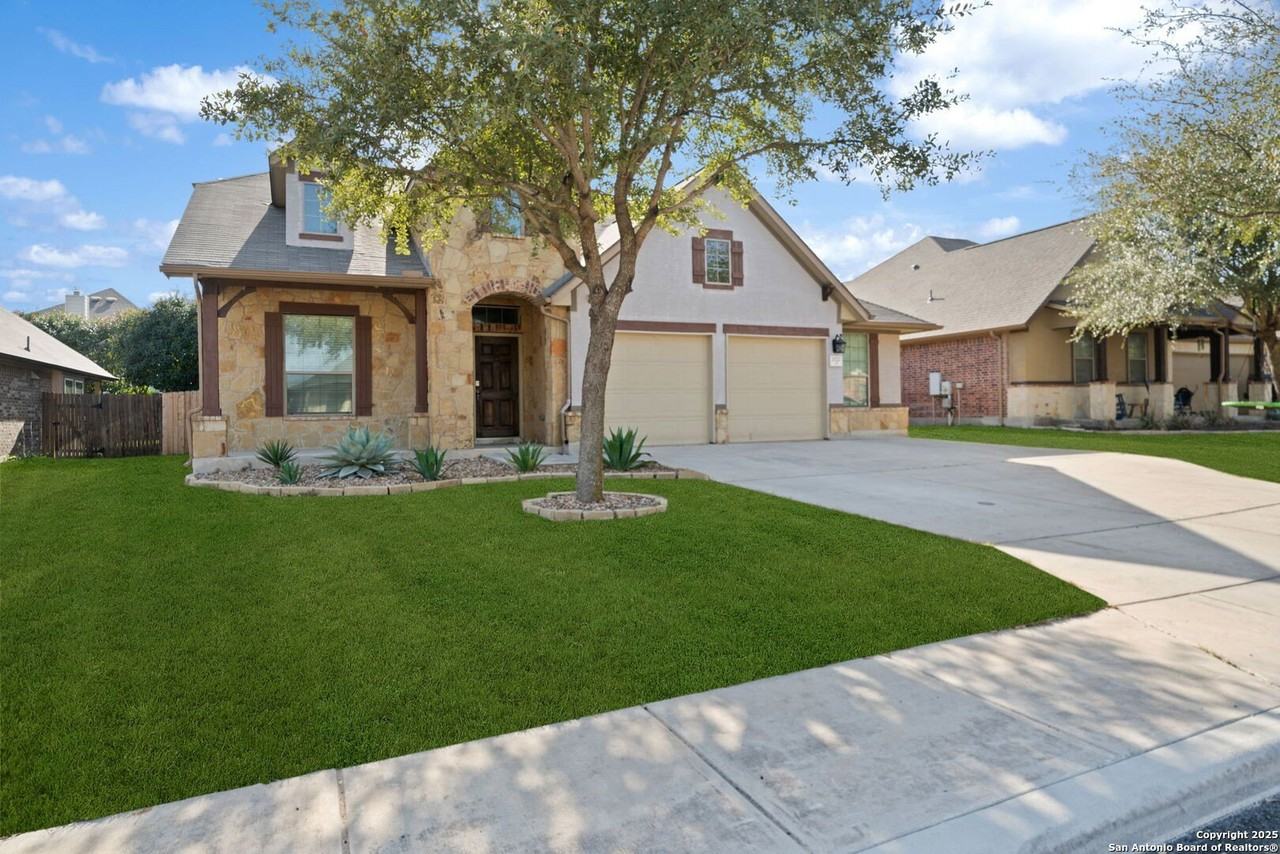 2122 Pecan Hvn - Photo 3 of 38