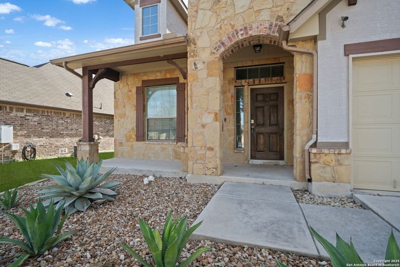 2122 Pecan Hvn - Photo 4 of 38