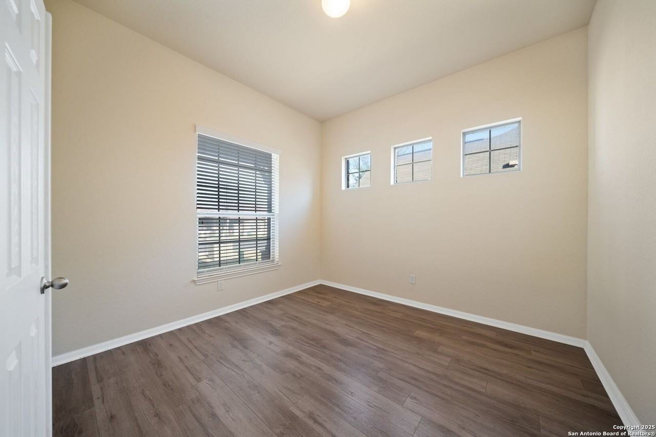 2122 Pecan Hvn - Photo 7 of 38