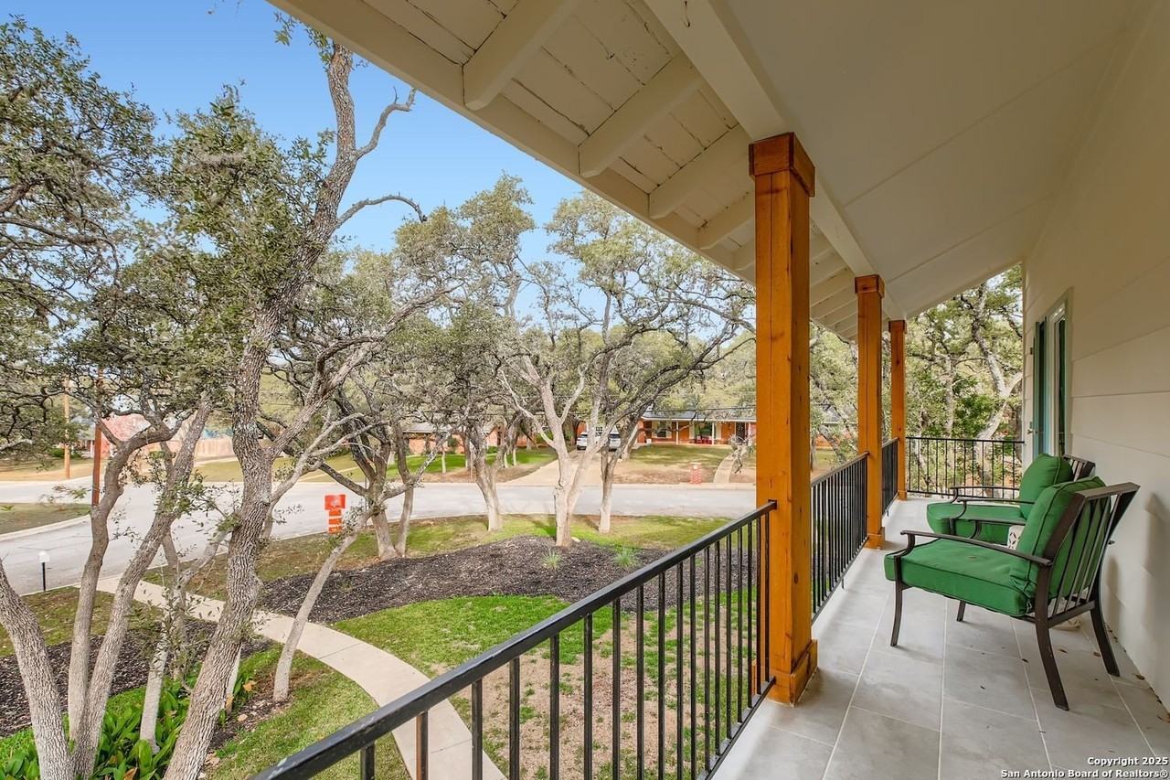 146 Canyon Oaks Dr - Photo 2 of 29