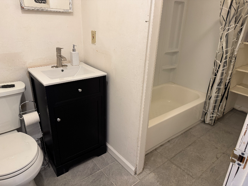 104 Massachusetts Ave #A - Photo 2 of 5