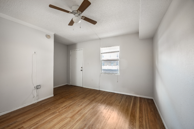 914 Sw 8th Ave #11 - Photo 4 of 20