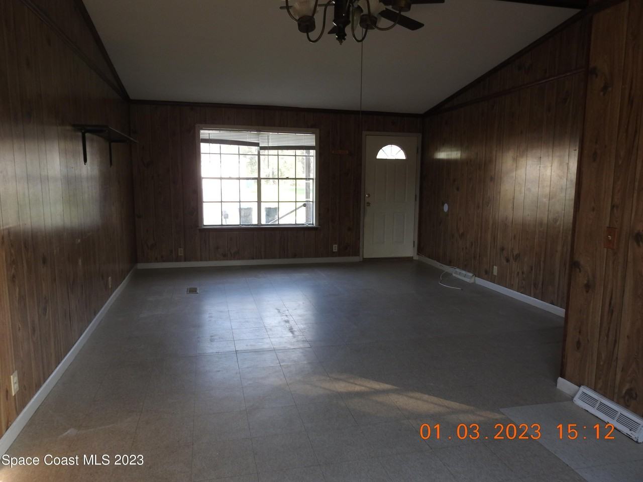 484 Bridgeport Ave Nw - Photo 2 of 7