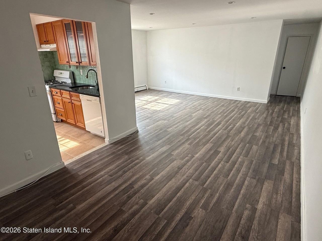 394 Maryland Ave Apt 2a - Photo 2 of 11