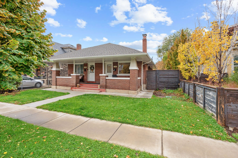 1086 S Lake St - Photo 2 of 31