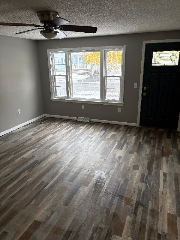 190 Aurora Ave - Photo 3 of 12