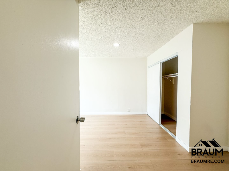 5461 Kester Ave #105 - Photo 7 of 10