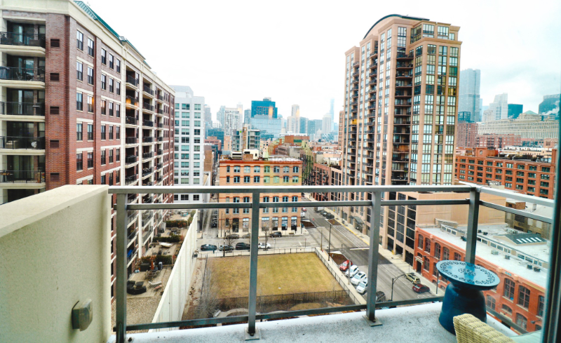 460 W Huron St - Photo 3 of 7