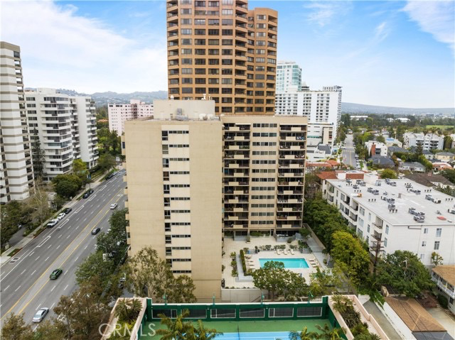 10450 Wilshire Blvd #12A - Photo 3 of 18