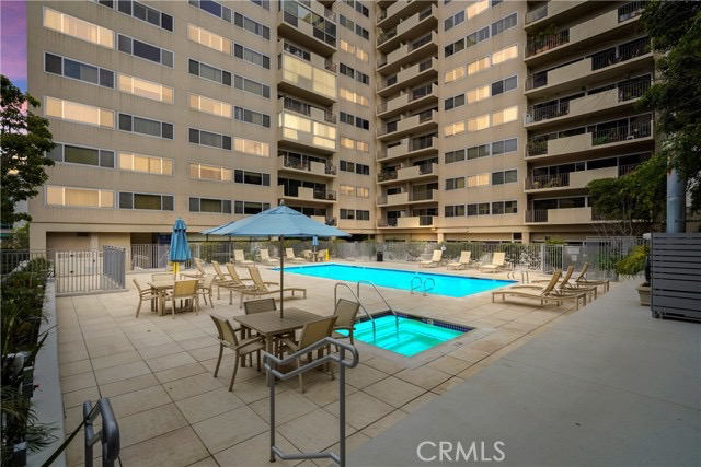 10450 Wilshire Blvd #12A - Photo 4 of 18