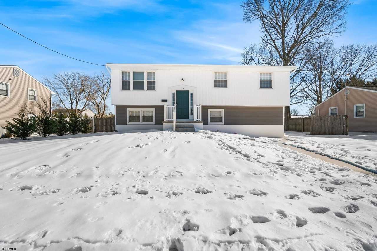 13 Schoolhouse Dr - Photo 2 of 24