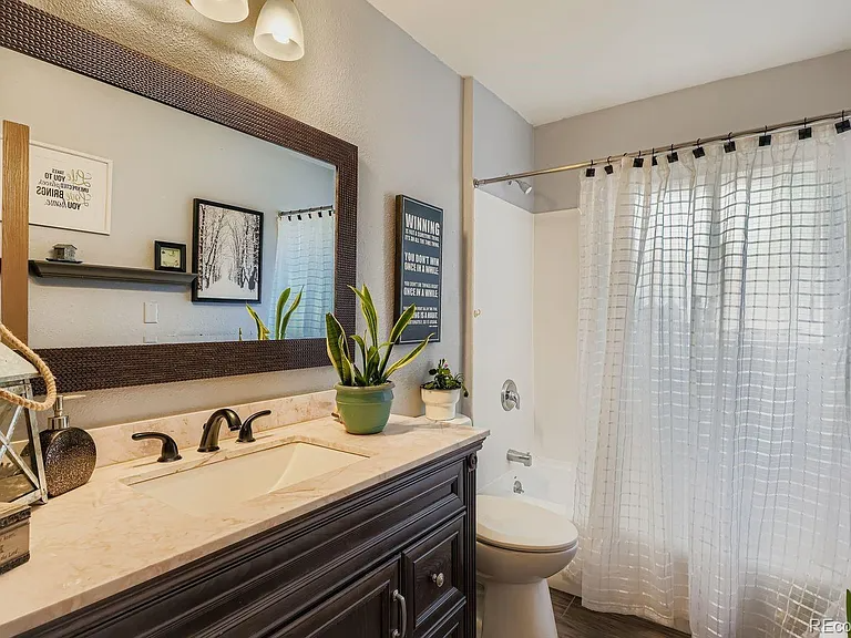 355 Gray St - Photo 2 of 14