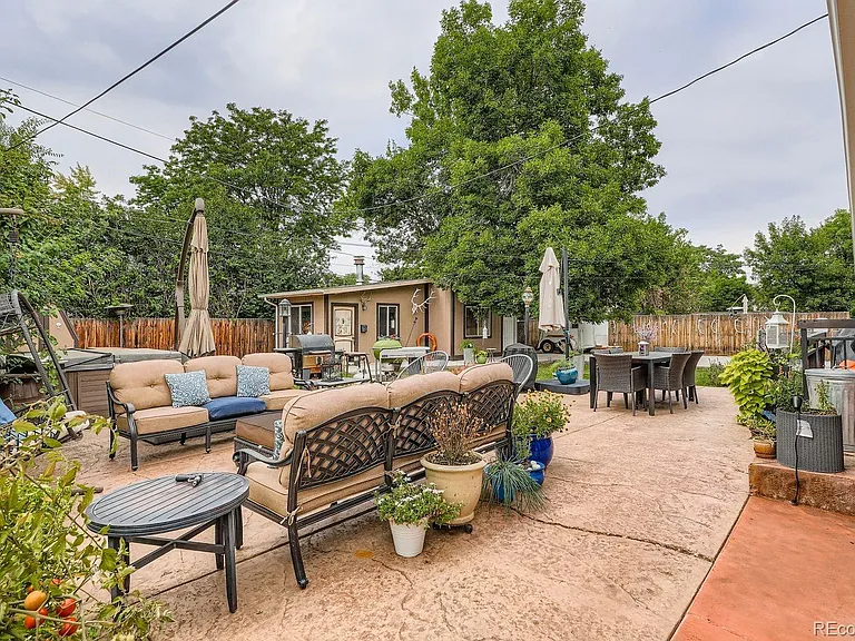 355 Gray St - Photo 3 of 14