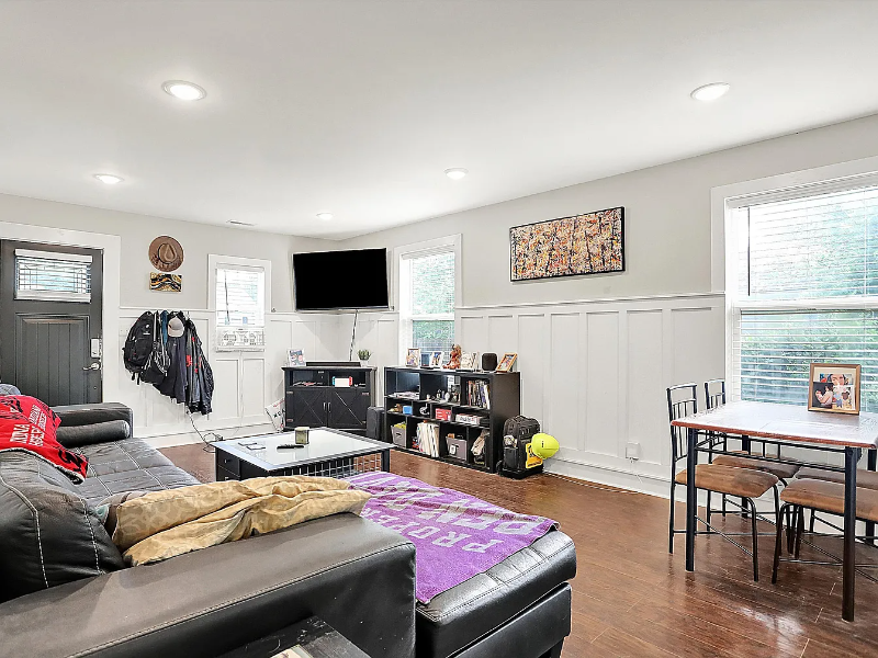 1641 Iowa St - Photo 6 of 15