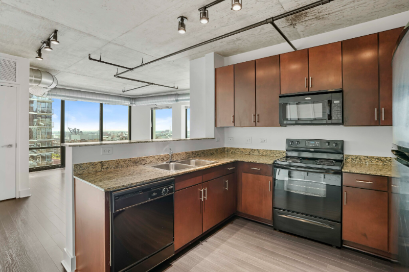 902 S Clark St - Photo 2 of 16